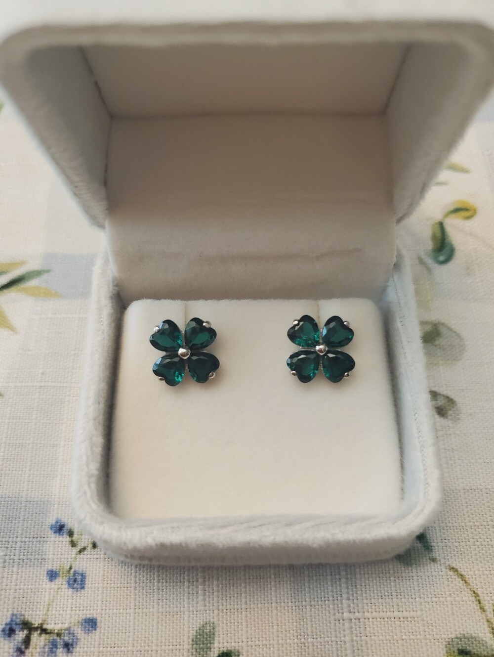 Green Clover Flower Stud Earrings - Sterling Silver